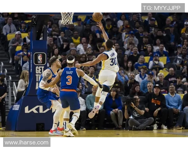 勇士与尼克斯精彩对决回放全场集锦与赛后分析